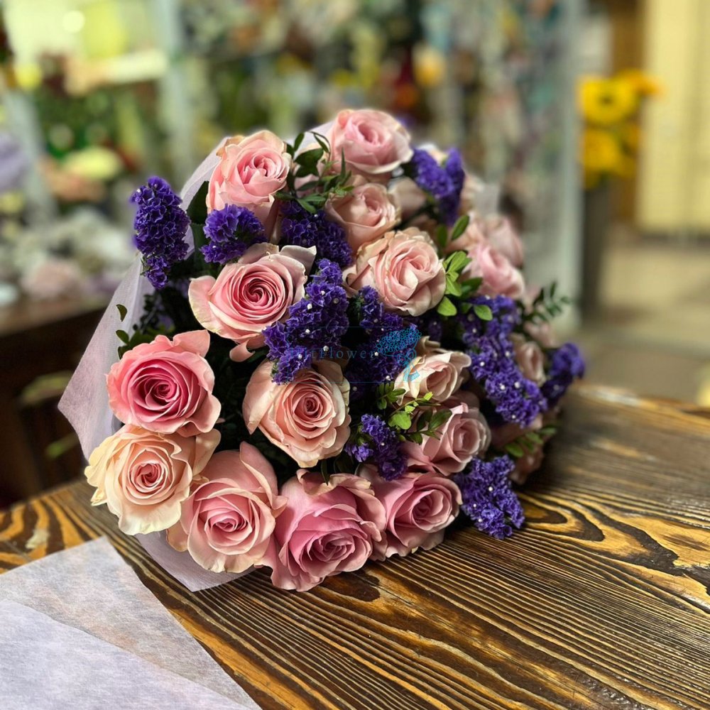 Букет цветов из: Розы